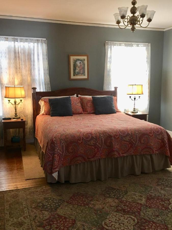 Oak Manor Inn 하츠빌 외부 사진