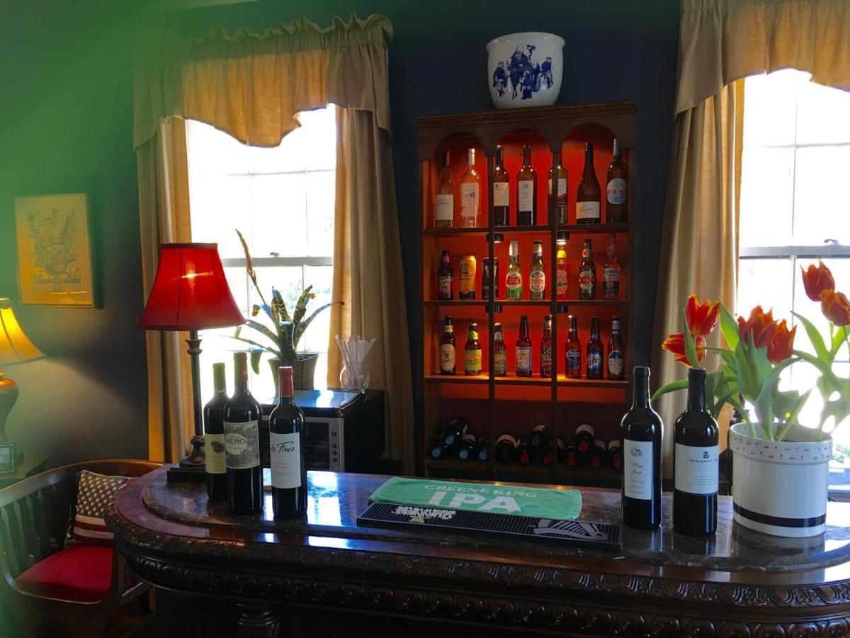 Oak Manor Inn 하츠빌 외부 사진